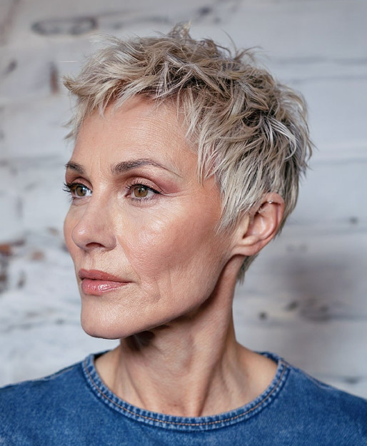 stylish short haircuts for older women