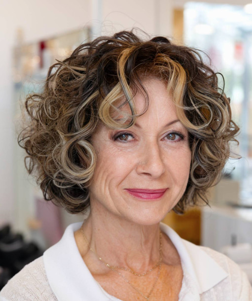 stylish short haircuts for older women