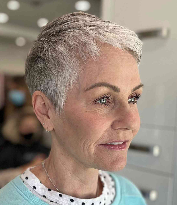 stylish short haircuts for older women