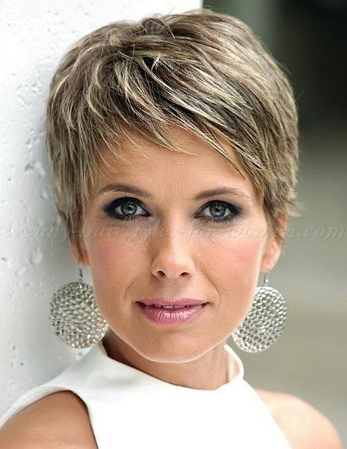 stylish short haircuts for older women