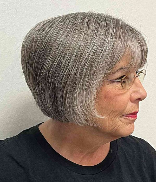 stylish short haircuts for older women